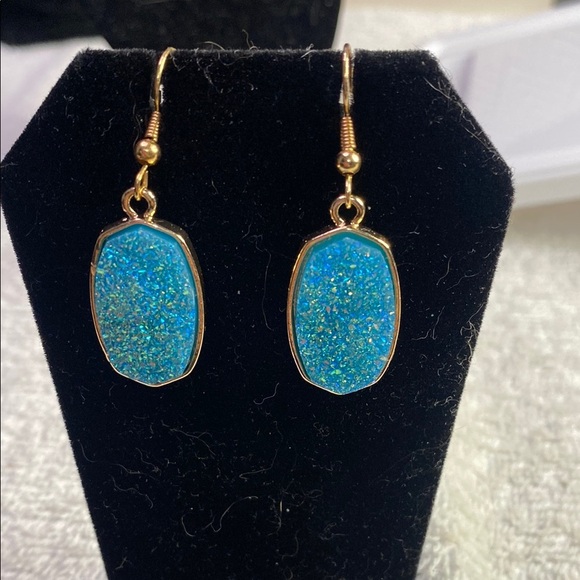 Elegant Blue and Gold Dangle Earrings - Picture 1 of 4